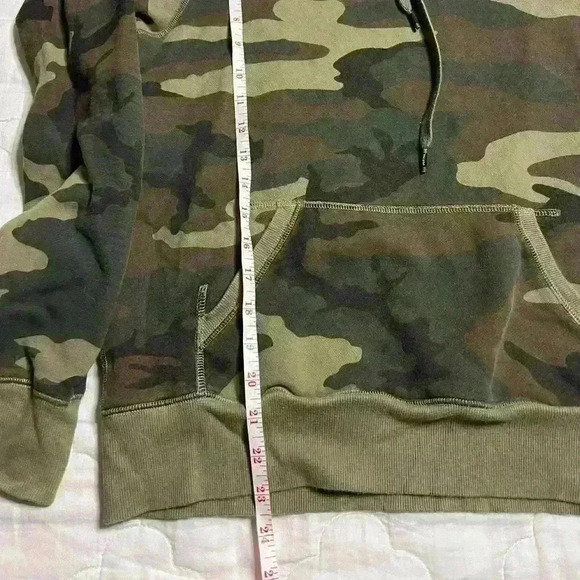 TNA GREEN CAMO HOODIE size  S - Picture 5 of 9